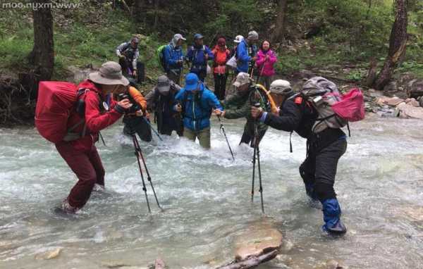 洛杉矶湖边钓鱼怎么样，梦见自己过河救人！