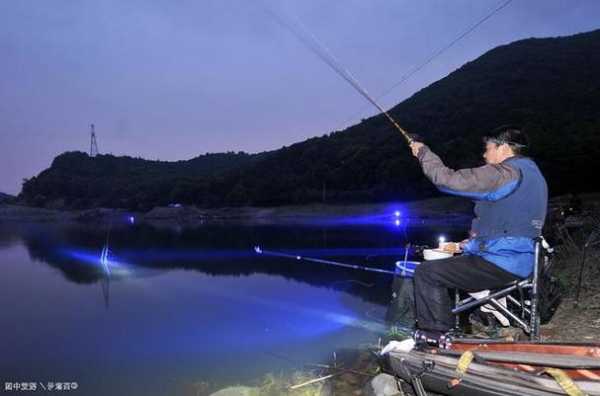 除夕晚上钓鱼怎么样？春节晚上钓鱼钓深还是浅？