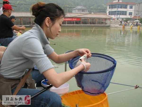 女人酒吧钓鱼怎么样，女人酒吧钓鱼怎么样啊？