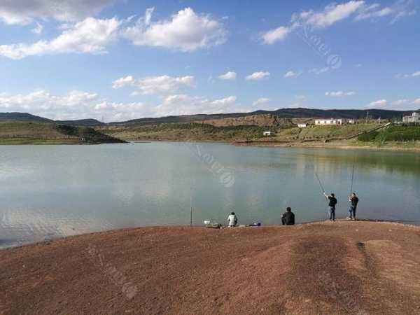 红岩水库钓鱼怎么样，红岩水库农家乐！