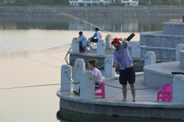 公园早晨钓鱼怎么样，一年高中学费