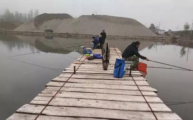 怎么样河里野钓鱼，怎么样河里野钓鱼不脱钩