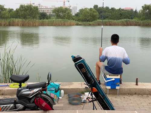 彩虹湖钓鱼怎么样，彩虹湖长什么样？