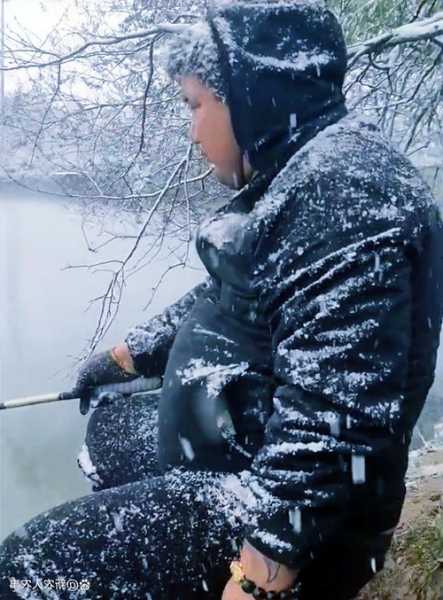 下雪时候钓鱼怎么样，下雪 钓鱼