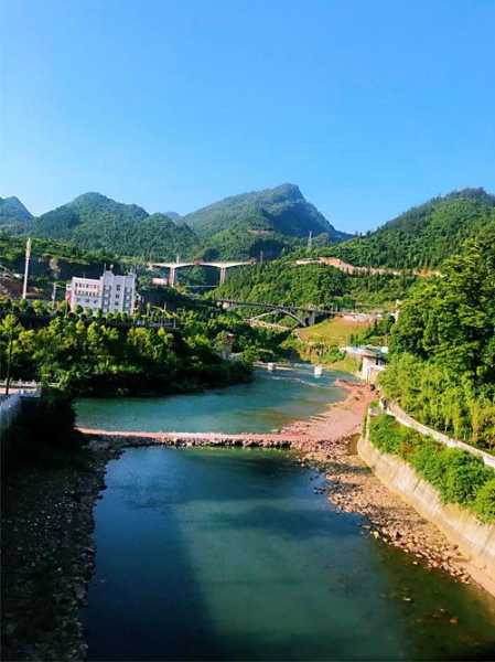 鹤峰燕子钓鱼怎么样？鹤峰燕子湖坪村图片？